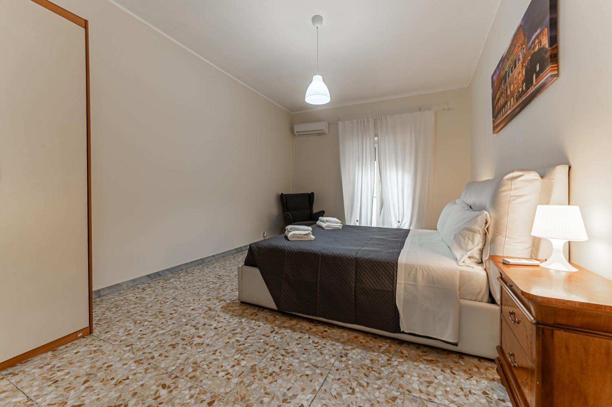 Vacanze Romane - Metro Teano & Wi-fi Appartamento *